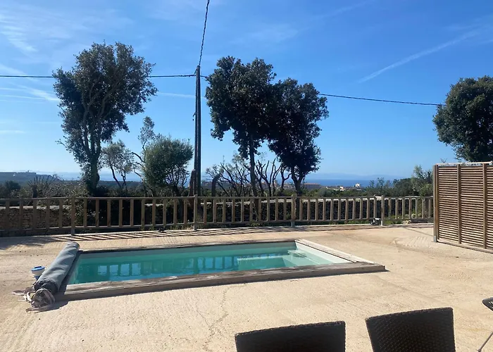 Petit Chalet D\'Ete Avec Piscine Privee Chauffee
